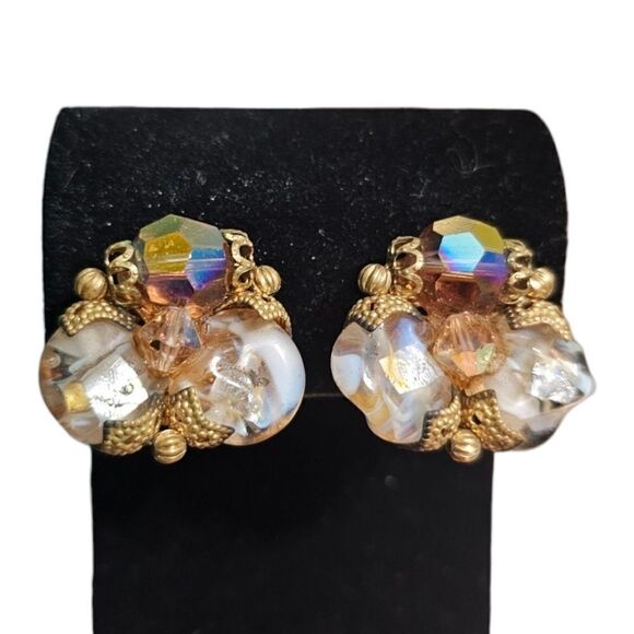 Vintage Aurora Borealis Cluster Clip-on Earrings - Picture 2 of 12